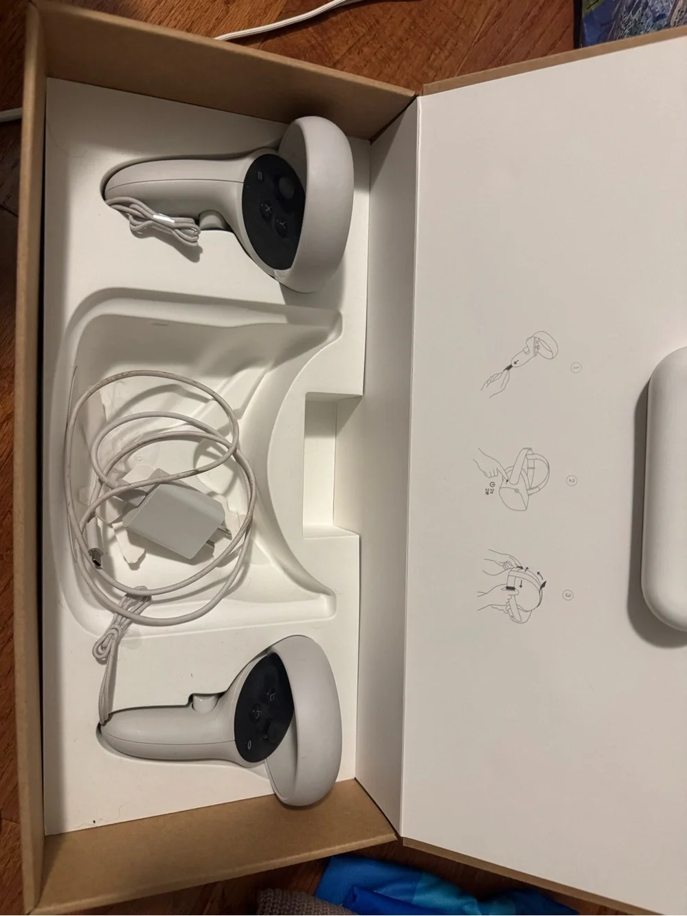 White VR Headset with Adjustable Strap
